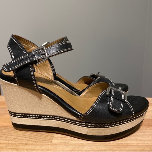 clarks cream sandals